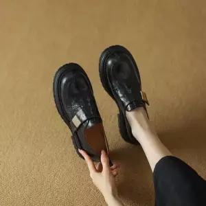 슬송렉샵 여성용 빈티지 가을 키작녀 플랫 통굽 키높이 딥토크로퍼 엠보스드 양가죽 스트랩 단화 꾹3