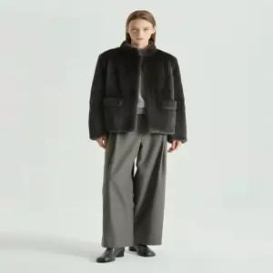 닥스 여성 25FW [LUXURY FUR] 차콜그레이 리버시블 하이넥 양모피 하프 무스탕 코트 DLCO5D657CG