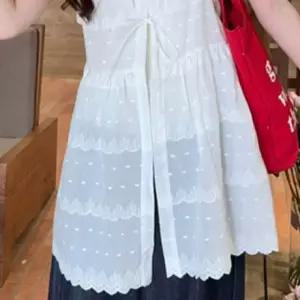슬리브리스 민소매 여성 여름 베스트 조끼 아우터 썸머 데일리 미니멀 캐주얼 모던룩 꾸안꾸 감성 레이어드