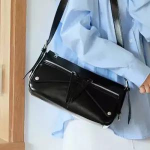 미니멀 스퀘어 레더 바게트백 데일리 시크 가방 출근 바게트백 스퀘어백 직사각형백