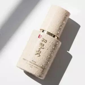 촉촉함에 환한 빛을 더하는 첫단계 여자에센스 40ml