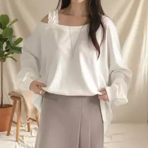 [옷자락]여성 빅사이즈 원숄더 프릴끈 맨투맨 무지 아방핏