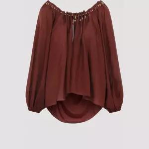 아스터 오프숄더 실크 블라우스 8428TSS261 MERLOT