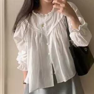 브이 핀턱 주름 소매 프릴 화이트 블라우스 데일리룩