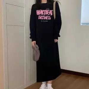 [하프클럽/]여성 루즈핏 기모 안감 니트 롱원피스 반팔 브이넥 프릴 미디 원
