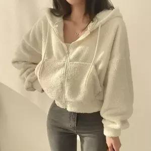 [하프클럽/]크롭 양털 후드 집업 점퍼 겨울 데일리 가벼운 플리스 자켓