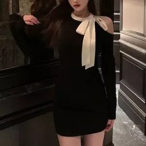 [하프클럽/]원오프숄더 배색 리본 원피스 숏원피스 슬림핏 데이트룩 파티룩