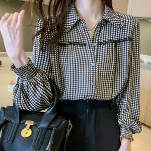 [하프클럽/]스모크밴딩 체크 프릴넥 셔츠 데일리 오피스 출근 데이트 블라