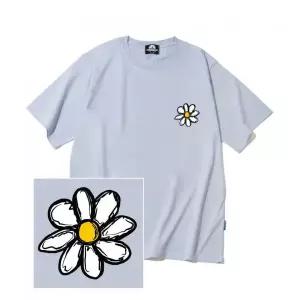 매장정품 TRIPSHION 트립션 DRAWING DAISY 로고 티셔츠 - 퍼플 TRTW24TSPUR001 1540965