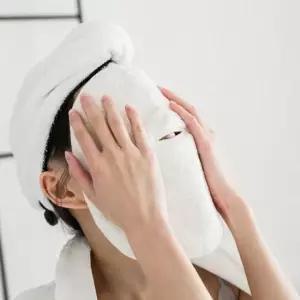 수건 타올 관리 스팀 얼굴 피지 누카 줄이 모공 제거 타월