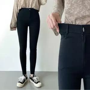 [하프클럽/셀러허브_여성트랜드패션]여자 겨울 블랙 기모 스키니진 청바지