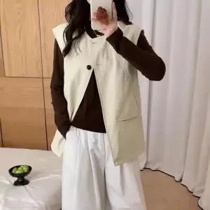 여친 캐주얼 PU가죽 조끼 민소매 라운드넥 순정 레이어드 나시 OP1