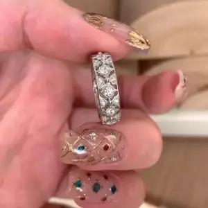 [하프클럽/]로맨틱 프리 오픈 레이어드 오픈링 은합금 플라워 반지