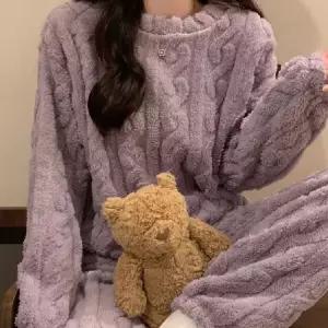 여성 잠옷 팬츠 긴팔티셔츠 극세사 홈웨어 상하세트 ST4692 겨울 파자마 파티 셋트 부드러운 수면