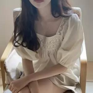 고품질 여성 여름 러블리 스퀘어넥 펀칭 레이스 블라우스 (WFIG0Q0)
