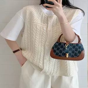 플레인 루즈 꽈배기 니트 조끼 (one color)