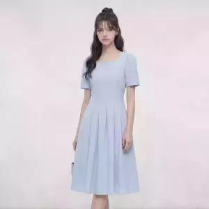 KARRA 팝인스퀘어넥원피스_A6M0261