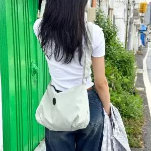 CCB3F5A여성 일상용 셔링 디테일 크로스백 끈 조절 가능
