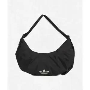 [아디다스] ADIDAS 크링클 버전 라지 사이즈 클라우드 숄더 백 - 블랙 KA9271 2577078