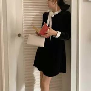 [텐바이텐][홍은]스트랩 원피스 리본 배색 벨벳 러블리