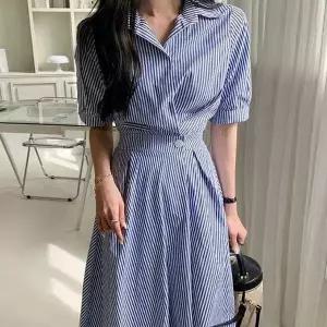 [하프클럽/]이쁘다요 데일리 원피스 셔츠 뒷 스트라이프 밴딩