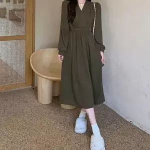[하프클럽/]여성 v넥 셔링 허리라인 강조 플리츠 롱원피스 A라인