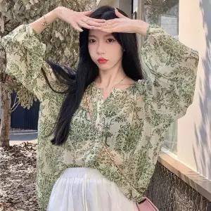 [하프클럽/]루즈핏 플라워 블라우스