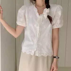 [옷자락]여자 플라워 프릴 브이넥 리본 코튼 여름반팔 블라우스