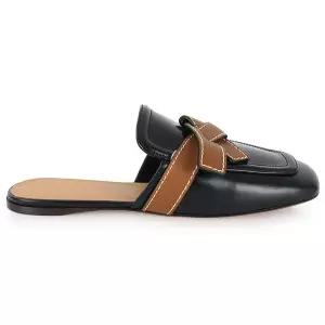 [로에베] 23 S/S 여성 레더 게이트 뮬 플랫(블랙/브라운) L815379X04 1329