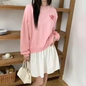 [하프클럽/옷자락]여자 데일리룩 캠퍼스 러브미 오버핏 맨투맨