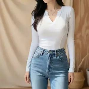 [하프클럽/옷자락]여성용 모달 브이넥 슬림핏 데일리 긴팔 티셔츠