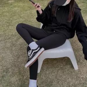 쫀쫀 텐션 레깅스 기모 블랙 슬림 쫄바지 운동 일반 검정 운동복 여성 여자