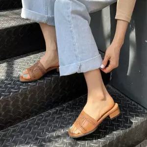[하프클럽/]소가죽 슬링백 컷아웃라인 데일리 블록힐 샌들6SS