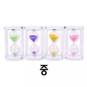 크리스탈 모래시계 중 색상램덤)8.5x6x15cm 모레시계 장식품 타이머
