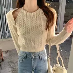 볼레로 꽈배기 홀터넥 니트 티셔츠 데일리룩 캐주얼룩 페미닌룩 데이트룩