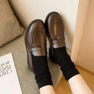 여성 정장룩 회사원 편한 착화감 2컬러 데일리 로퍼신발 슬립온 플랫슈즈3CM 5CM 단화 임산부 편한구두 가