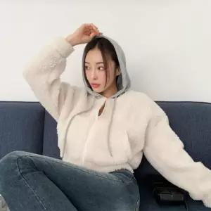 [텐바이텐]여자 겨울 보온 양털 후리스 후드 집업 자켓