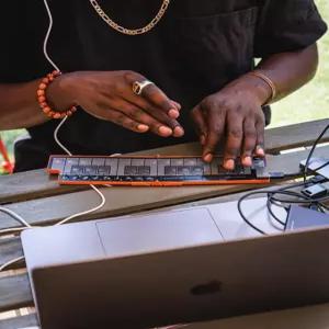 KORG 미니 미디컨트롤러 키보드 25키 컴팩트 USB 전원 포함 디지털키보드