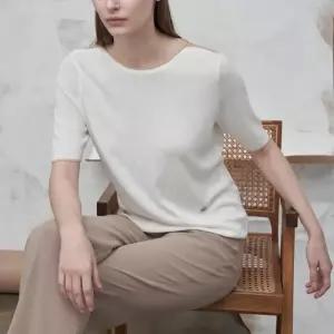 올리비아로렌 MG01 네크배색 반팔 풀오버 VOBBS5M3311 (47962646)