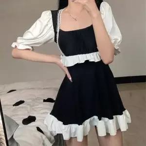 슬림 볼륨 체형보정 반팔 프릴 레이스 모노키니 휴가 (38308863A)