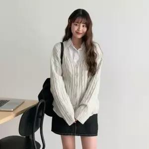 신상오픈런 여성용 간절기 루즈핏 브이넥 꽈배기 니트 가디건