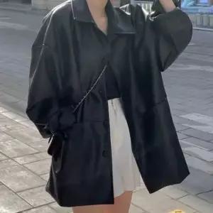 롱자켓 여성 깔끔한 디자인 유행 없는 오버핏 라이더 자켓