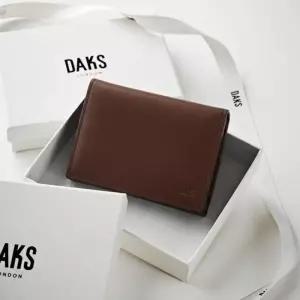 닥스 ACC (쇼핑백동봉) 브라운 음각로고 소가죽 카드지갑 DBHO6EL03W3 154471