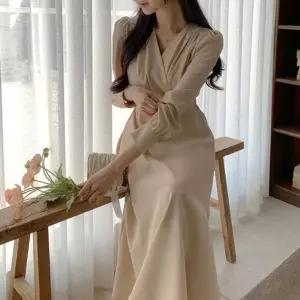 베이지 랩원피스 반팔 랩스타일 플레어 롱원피스 패턴 플라워 블랙 하객룩