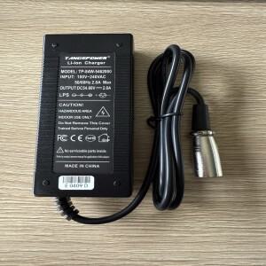 54.6V 2A 리튬 배터리 충전기 13 시리즈 48V 스쿠터 자전거 이온 XLR  전원 어댑터