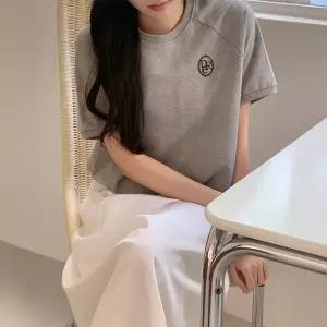 [코코블랑] 디링 자수 반팔 맨투맨