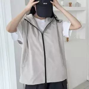 [텐바이텐][홍은]여자 오버핏 고프코어 후드 바람막이 조끼 베스트 아웃도어 레