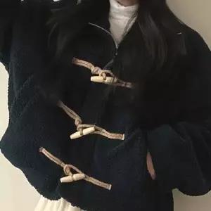 디작소 여성 데일리 떡볶이 단추 뽀글이 양털 자켓 3332947