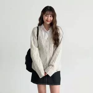 [하프클럽/]여성 루즈핏 브이넥 꽈배기 니트 가디건
