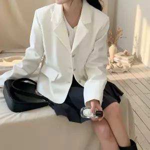 여성 하트버튼 미니 숏자켓 재킷 외투 겉옷 아우터